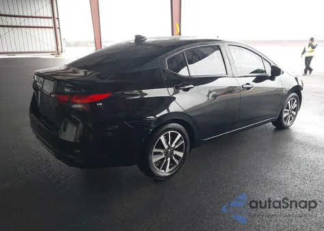 2021 Nissan Versa Sv Xtronic Cvt z USA, uszkodzony, nr VIN 3N1CN8EV4ML878611